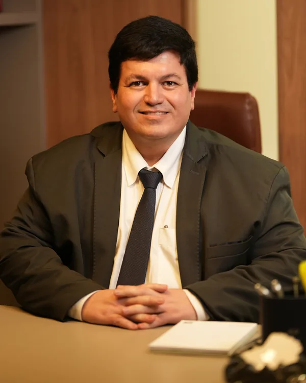 Dr. Glauco Silveira
