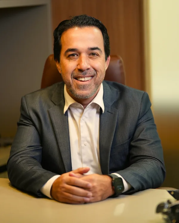 Dr. Juliano Cunha